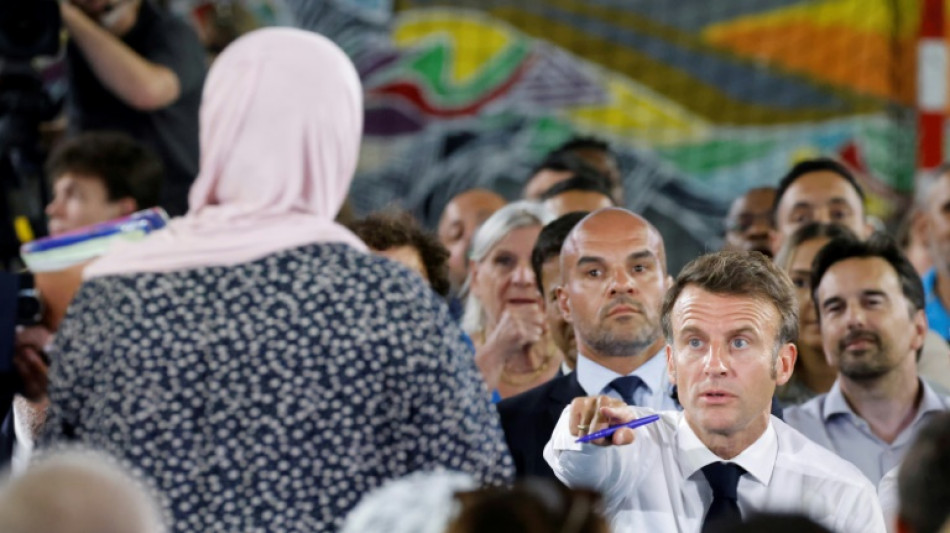 Guerre de la drogue &agrave; Marseille: Macron face &agrave; des femmes "mortes &agrave; l'int&eacute;rieur"