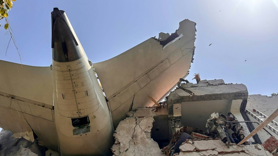 Zahl der Todesopfer nach Flugzeugabsturz in Indien steigt auf 260