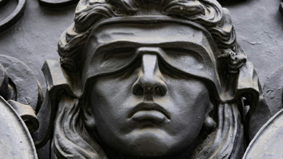 An Haust&uuml;r erstochen: Lebenslange Haft f&uuml;r Mord an Ehefrau in Nordrhein-Westfalen