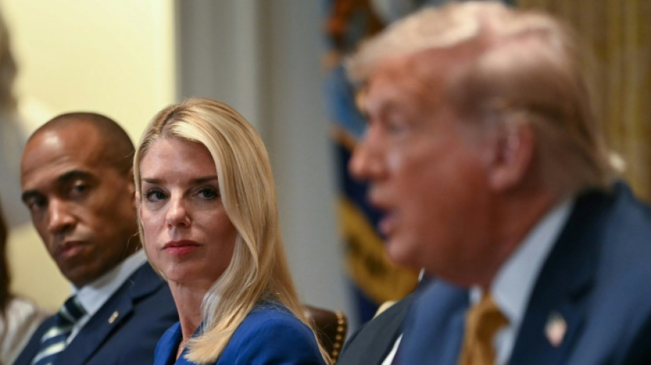 Dans la tourmente, l'administration Trump veut publier des documents de l'affaire Epstein