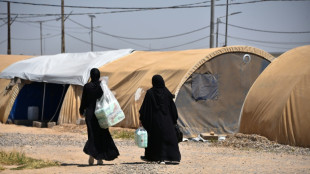 Iraqis face difficult return from Syria camp for IS families