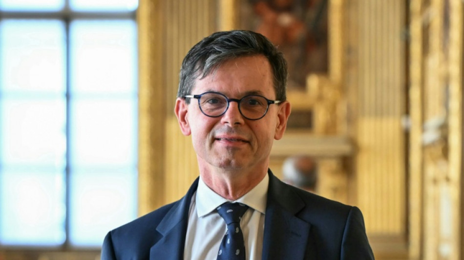 N&atilde;o existe 'solu&ccedil;&atilde;o milagrosa' para tornar o Louvre seguro, diz seu presidente
