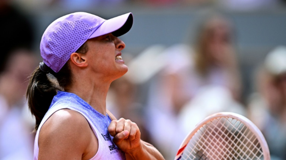 Swiatek passes Rybakina test at French Open, Alcaraz eyes quarters