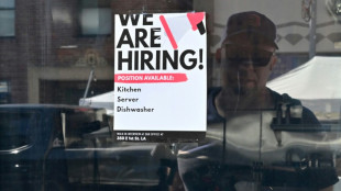 Setor privado dos EUA sofre primeira redução de empregos em anos