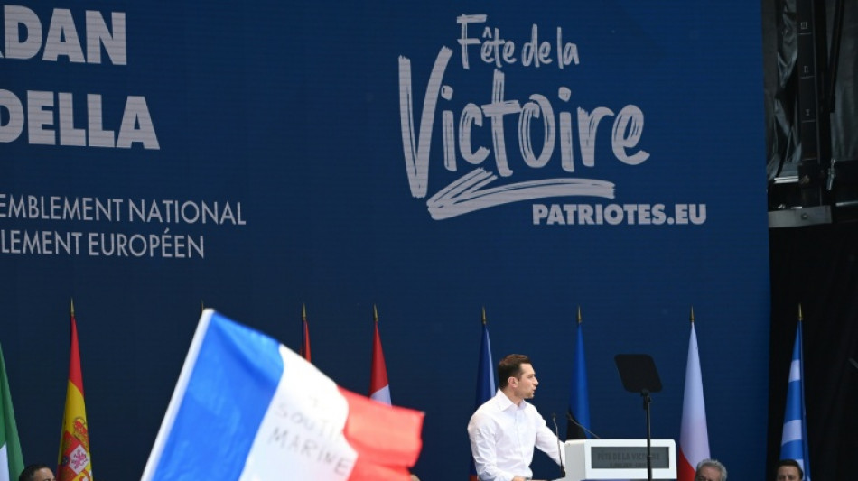 El partido ultraderechista de Francia pide a sus diputados salir de grupos racistas en Facebook
