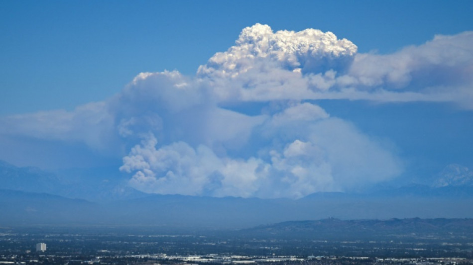 Les environs de Los Angeles parsem&eacute;s d'incendies en progression