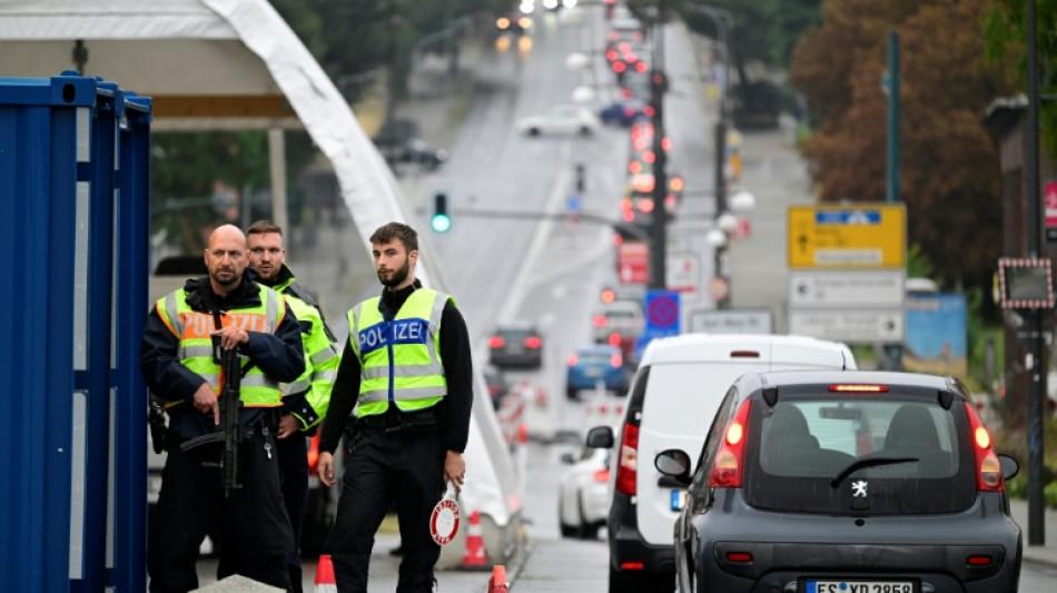 Zur&uuml;ckweisungen von Gefl&uuml;chteten weiter strittig - Gr&uuml;ne zweifeln an Rechtm&auml;&szlig;igkeit