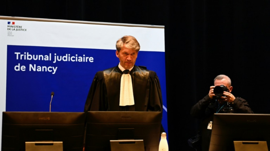 Proc&egrave;s "Carton rouge" &agrave; l'arnaque des clubs de foot: des pr&eacute;venus expriment honte ou regrets