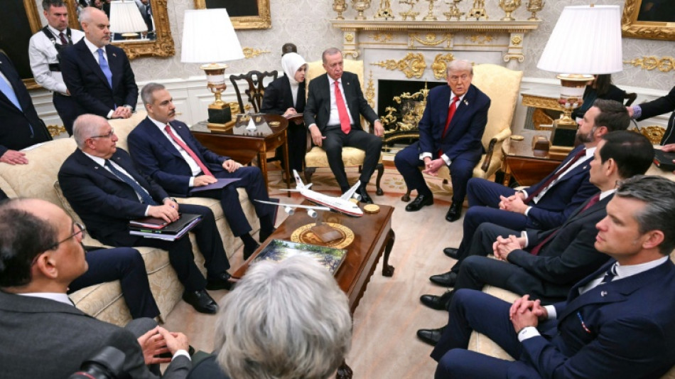 Trump pide a Erdogan que Turquía deje de comprar petróleo ruso