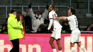 L&iacute;der PSG vence Lens de virada fora de casa no Franc&ecirc;s