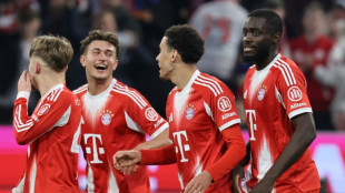 Kane-less Bayern brush aside Gladbach to continue title march