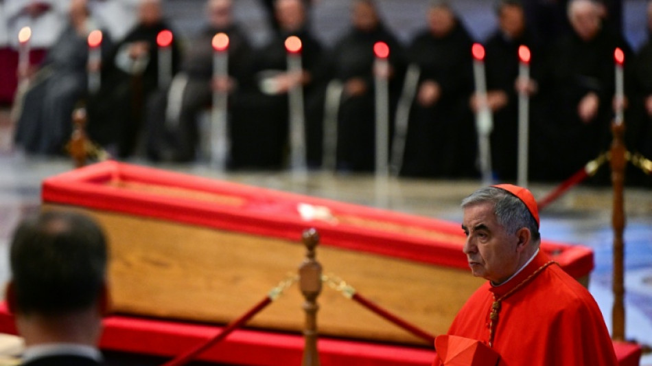 &#039;Decidi obedecer&#039;, diz cardeal condenado ap&oacute;s desistir do conclave