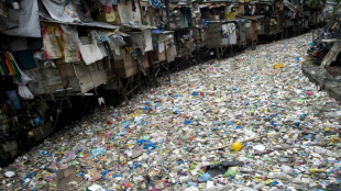 Macron pede texto à altura da urgência para tratado sobre plásticos