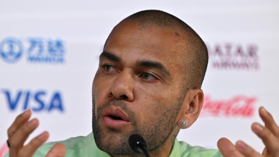 Daniel Alves reafirma inoc&ecirc;ncia em primeira entrevista ap&oacute;s pris&atilde;o por caso de estupro