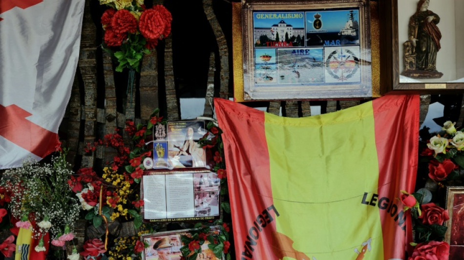 El gobierno español publicará una lista de símbolos franquistas para que "sean retirados"