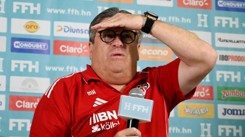 Técnico da Costa Rica alerta que sua equipe 'não pode piscar' se quiser ir à Copa de 2026