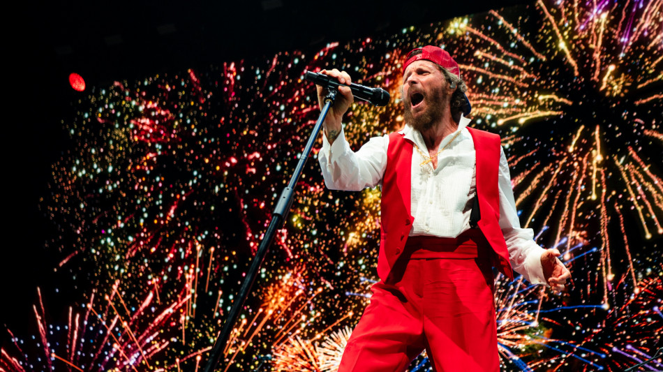 Jovanotti conferma i live di Roma, "faremo dedica al Papa"