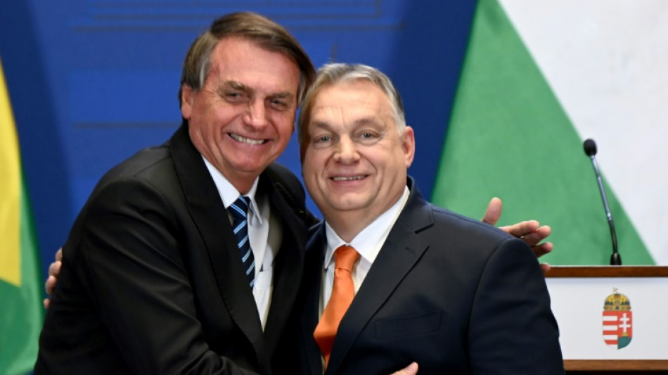 Na mira da justi&ccedil;a, Bolsonaro passou dois dias na embaixada da Hungria