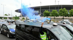 Transport des malades: les taxis menacent de nouveaux blocages avant la r&eacute;union au minist&egrave;re des Transports avec Bayrou