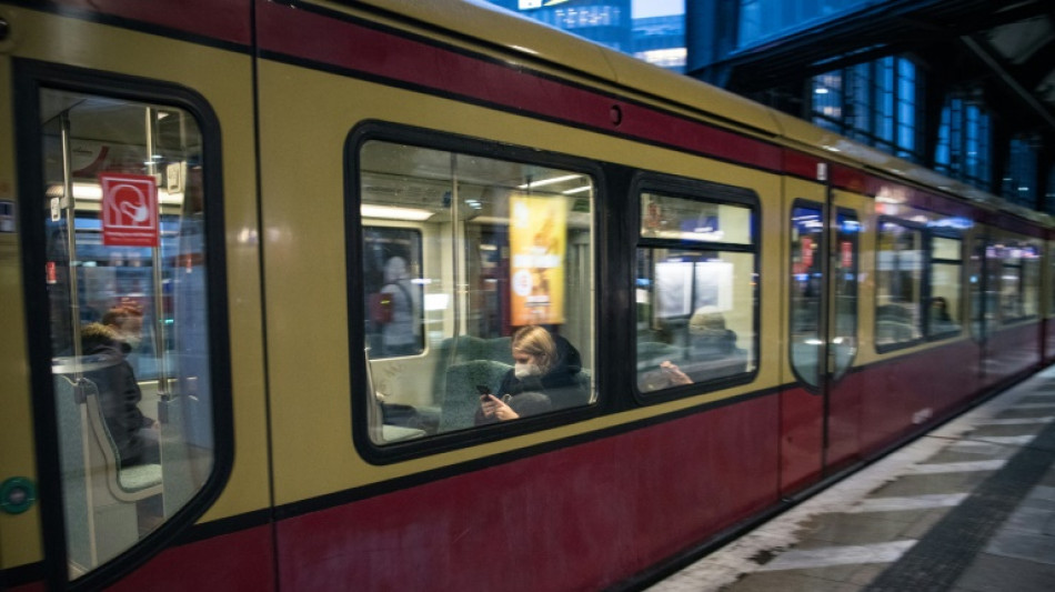 Urteil: Berliner S-Bahn muss Videoaufnahmen nicht an Fahrg&auml;ste herausgeben