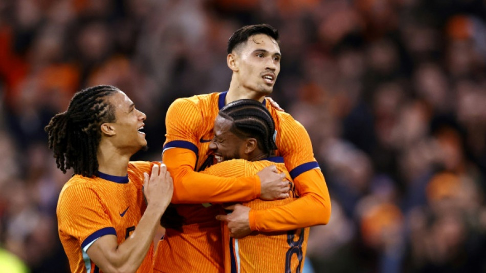 Holanda goleia Esc&oacute;cia em amistoso preparat&oacute;rio para Eurocopa