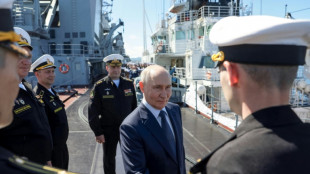 Putin visita las disputadas islas Kuriles por primera vez, Jap&oacute;n emite protesta
