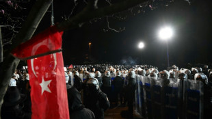 Protestos continuam na Turquia e Erdogan avisa que não cederá aos manifestantes