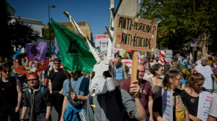 Contre les pesticides, une grande marche r&eacute;unit scientifiques, &eacute;cologistes et victimes &agrave; Paris