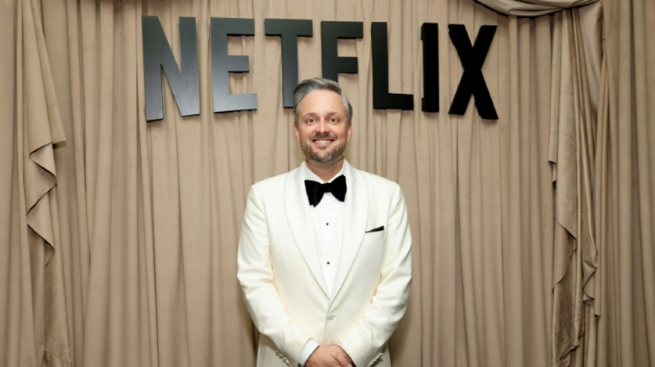 Comediante Nate Bargatze presentará los premios Emmy, informan organizadores 