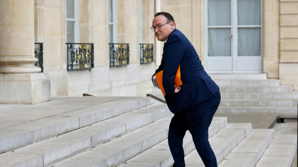 Nuevo ministro de Macron, en el punto de mira en Francia acusado de violaci&oacute;n