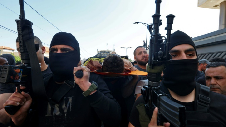 Centenas de foguetes s&atilde;o lan&ccedil;ados de Gaza ap&oacute;s novos bombardeios israelenses