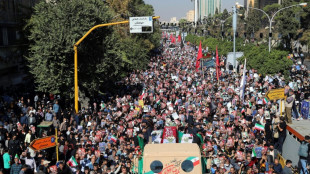Ir&atilde; executa dois homens em p&uacute;blico por ataque ao santu&aacute;rio de Shiraz