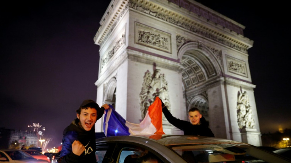 Mondial: euphorie franco-marocaine sur les Champs-Elys&eacute;es, avant le choc de mercredi