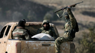 Ex&eacute;rcito s&iacute;rio lan&ccedil;a contraofensiva para conter rebeldes perto de cidade central