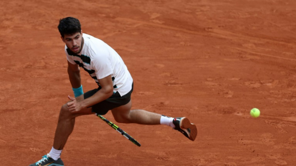 Alcaraz, Sinner win Roland Garros openers, Swiatek makes strong start