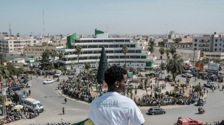 CAN-2025: les Lions f&ecirc;t&eacute;s par les S&eacute;n&eacute;galais lors d'une parade dans Dakar survolt&eacute;e