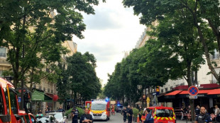 Paris: un automobiliste fonce sur la terrasse d'un caf&eacute;, un mort et six bless&eacute;s