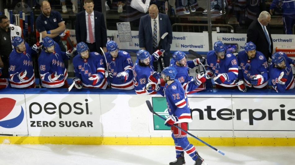 Finale Conf&eacute;rence Est: les NY Rangers dominent Tampa Bay Lightning en ouverture
