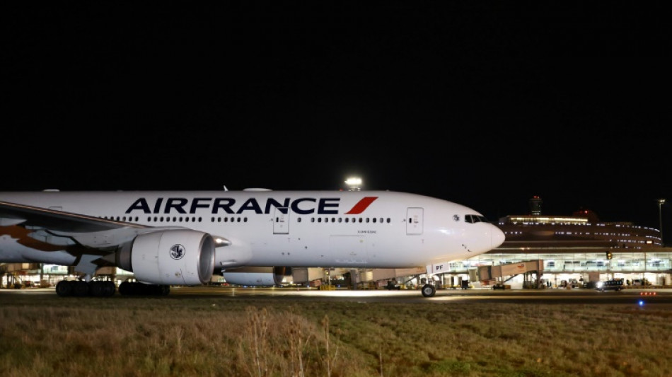 Mondial: les Bleus ont atterri &agrave; Roissy, direction la Concorde, liesse en Argentine