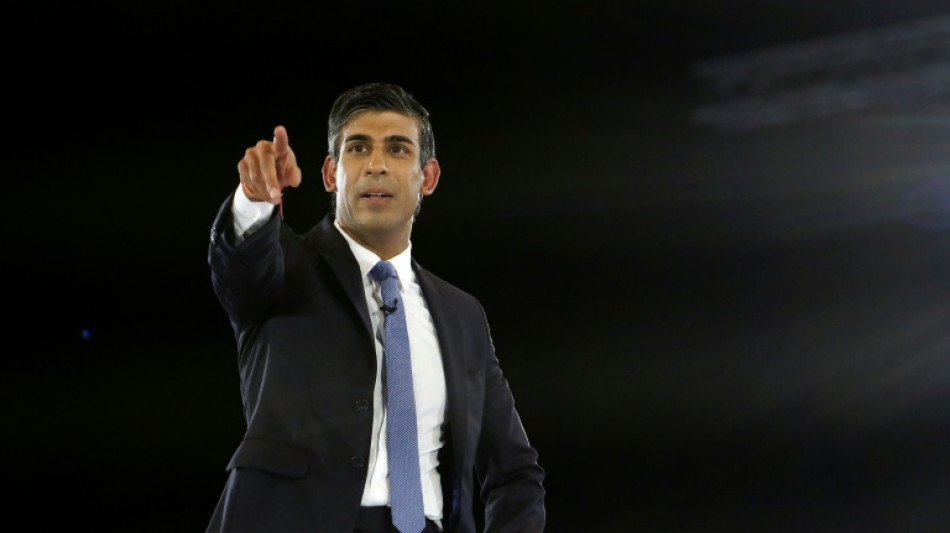 Course &agrave; Downing Street: Sunak qualifi&eacute;, Johnson dans les starting-blocks