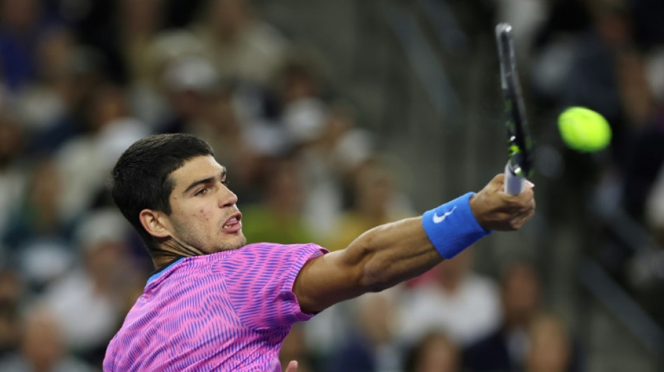 Alcaraz atropela Auger-Aliassime e vai &agrave;s oitavas de Indian Wells