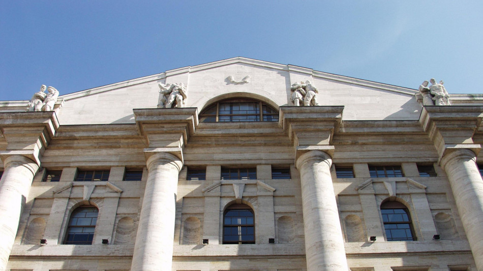 Borsa: Milano chiude in calo, Ftse Mib -0,85%