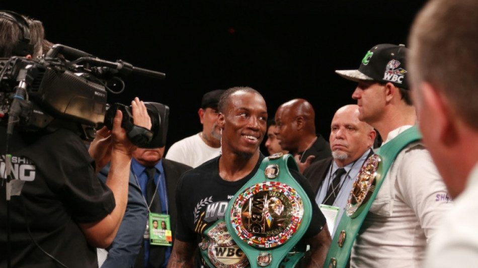 Boxe: Foster prive Vargas d'un troisi&egrave;me titre mondial