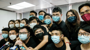 Un universitaire, des juristes et une journaliste parmi les condamn&eacute;s &agrave; Hong Kong
