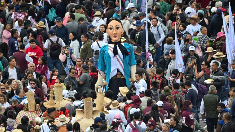 "&iexcl;Presidenta!", celebran miles llegada de Sheinbaum a la presidencia de M&eacute;xico