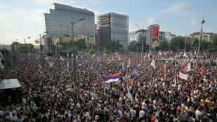 Zehntausende Menschen protestieren in Serbien f&uuml;r Neuwahlen