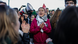 Greta Thunberg marcha contra un proyecto de perforaciones de petróleo en Francia