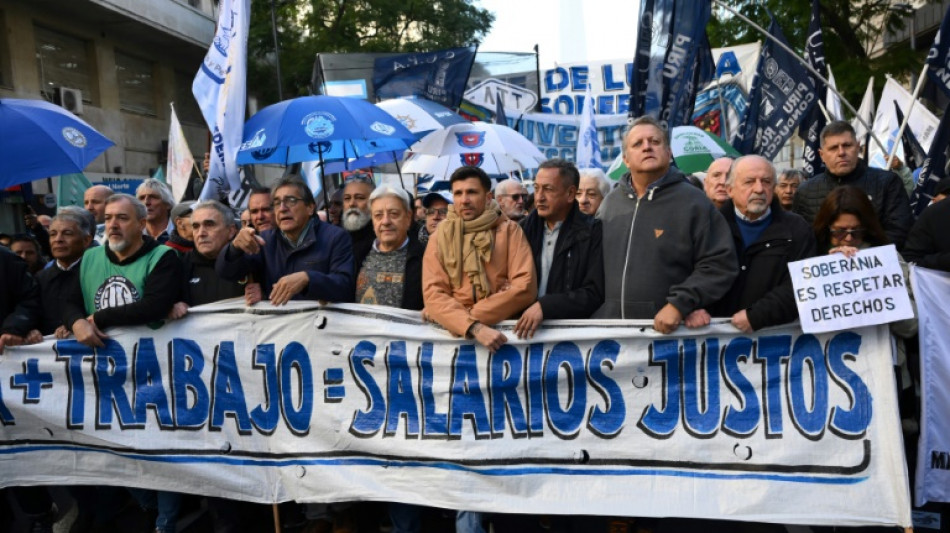 Argentine: retrait&eacute;s et enseignants manifestent, le gouvernement supprime un jour f&eacute;ri&eacute;