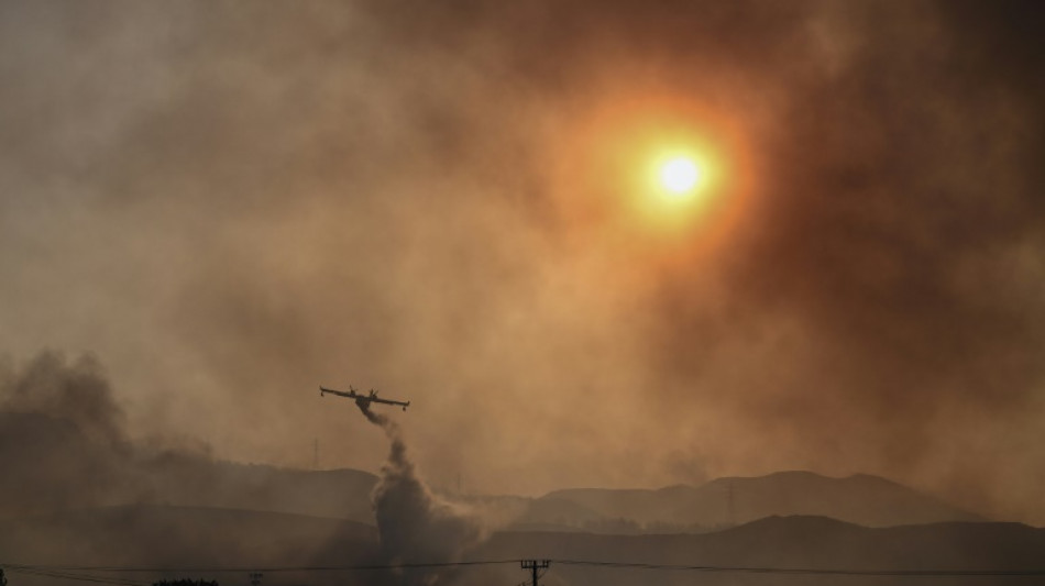 Trois morts en Gr&egrave;ce, en proie &agrave; la canicule et aux feux