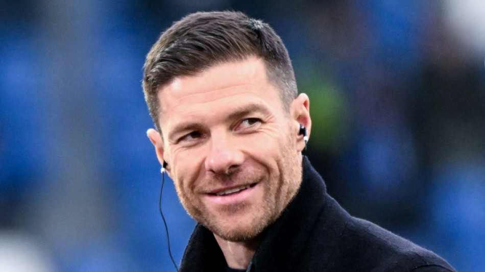 Cobi&ccedil;ado pelos 'grandes', Xabi Alonso decide continuar no Leverkusen